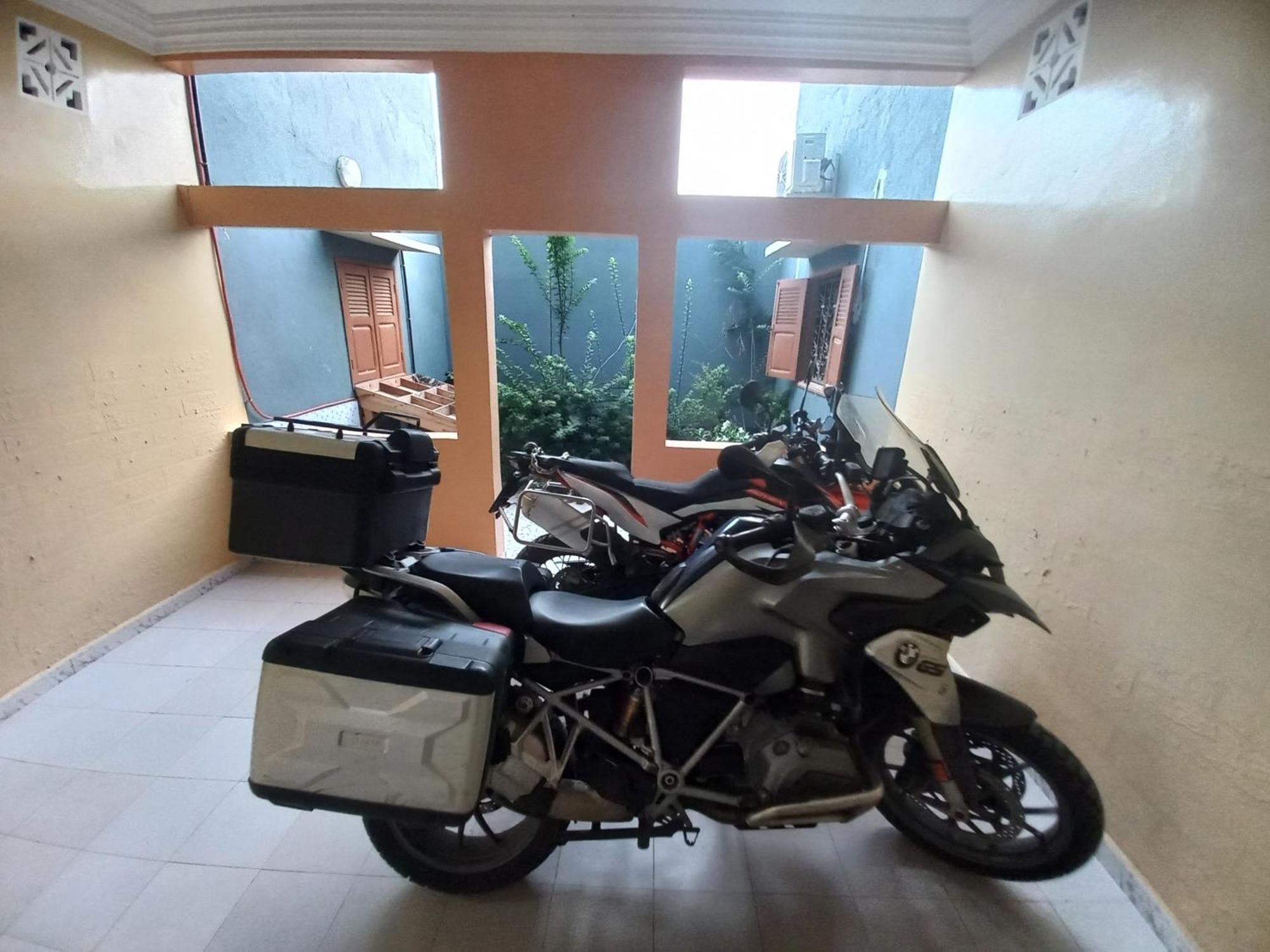 SAM RESIDENCE Jàmm ak Cofeel Saint-Louis Ngoại thất bức ảnh