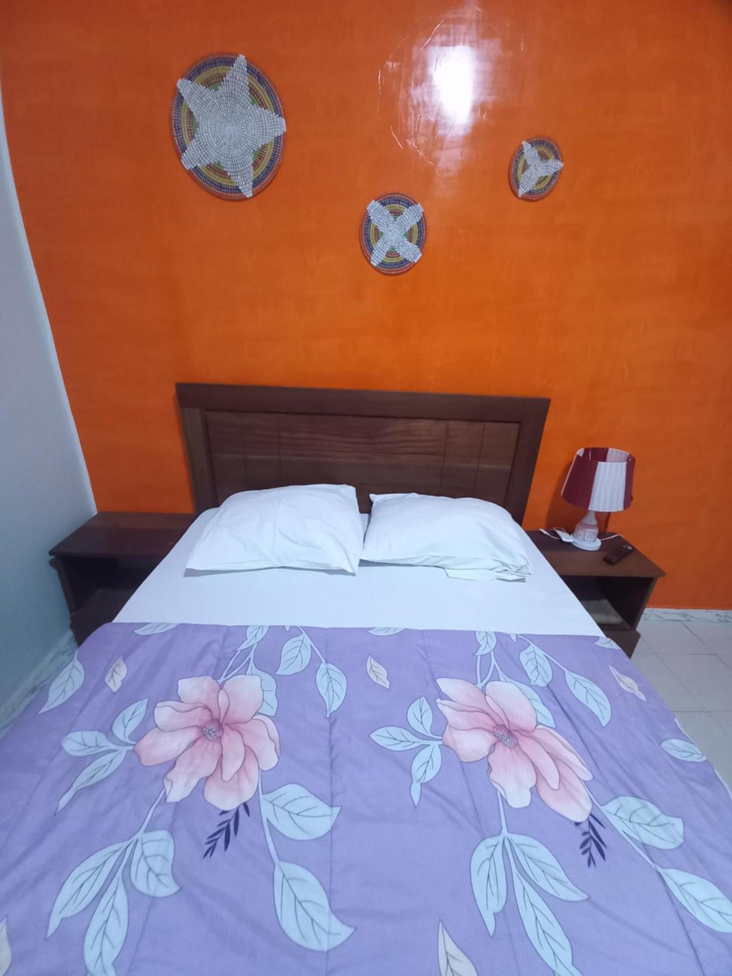 SAM RESIDENCE Jàmm ak Cofeel Saint-Louis Ngoại thất bức ảnh