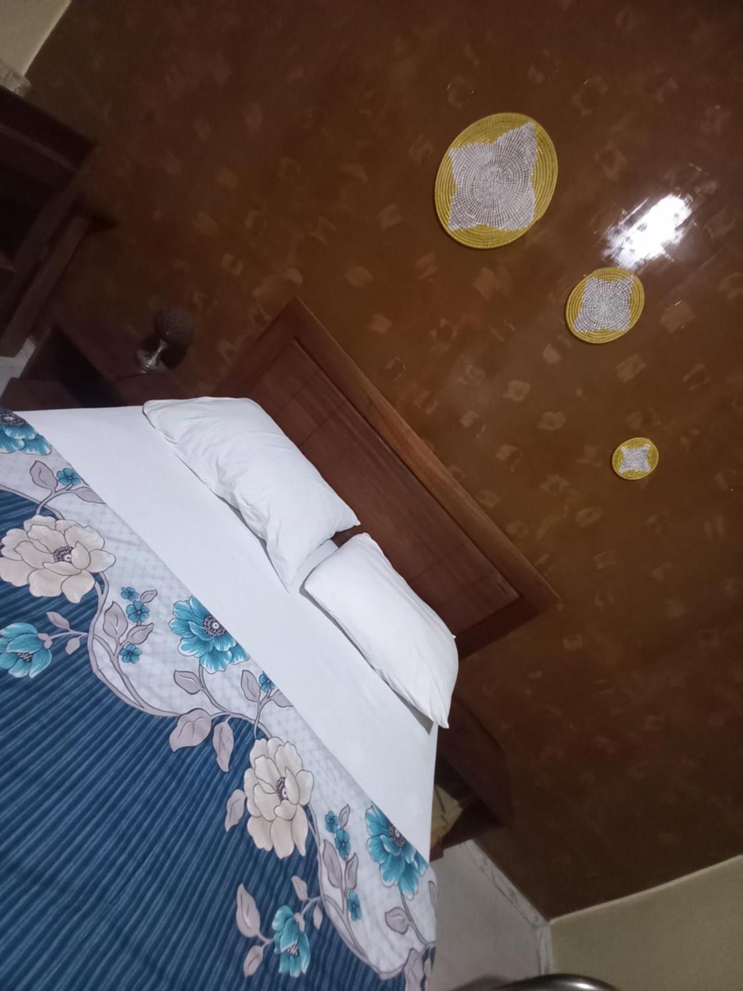 SAM RESIDENCE Jàmm ak Cofeel Saint-Louis Ngoại thất bức ảnh